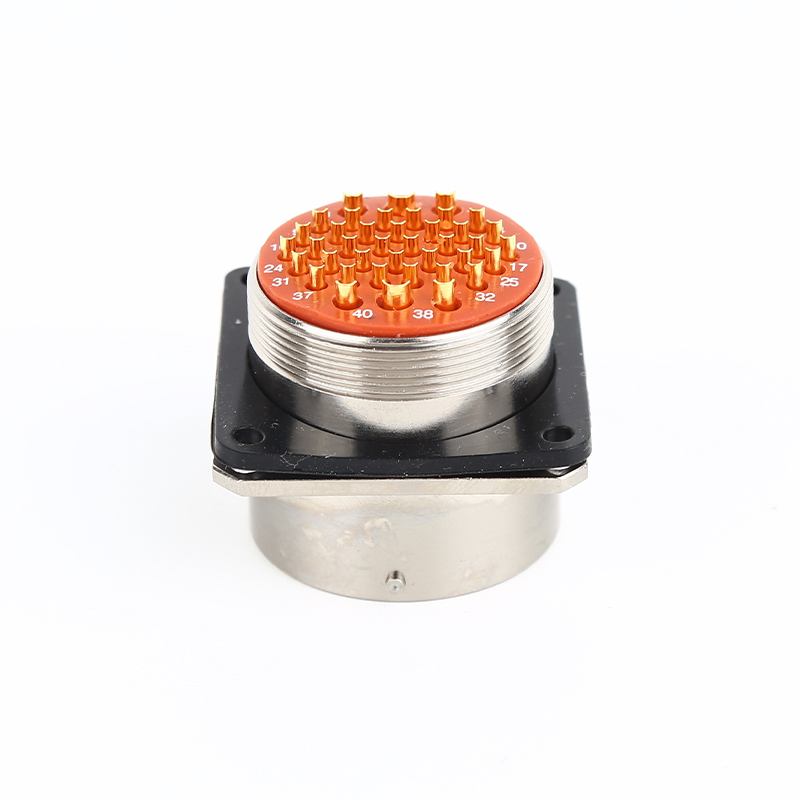 XCE33F40